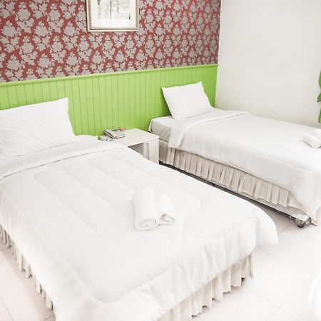 Nine Inn @ Town Phuket Bagian luar foto