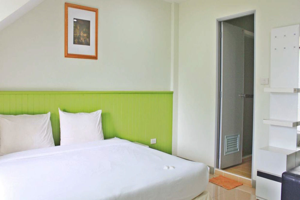 Nine Inn @ Town Phuket Bagian luar foto