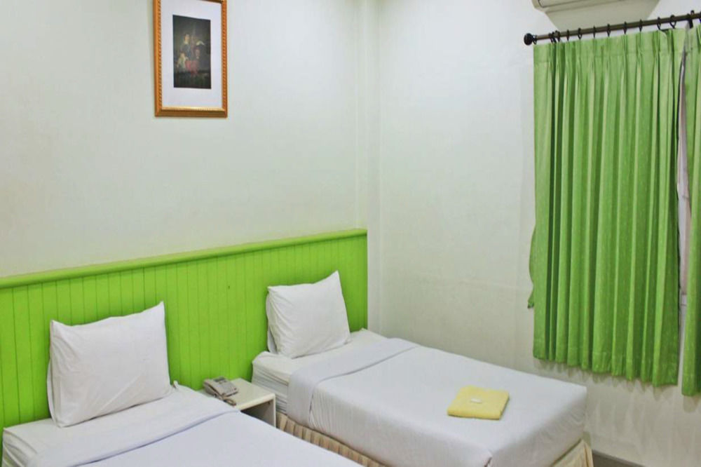 Nine Inn @ Town Phuket Bagian luar foto