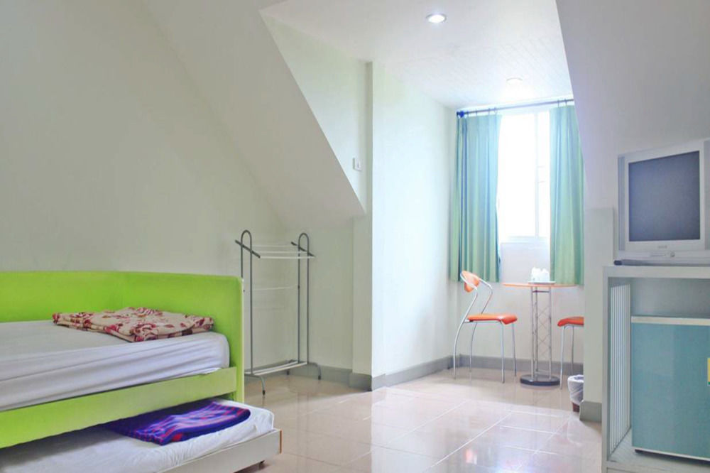 Nine Inn @ Town Phuket Bagian luar foto