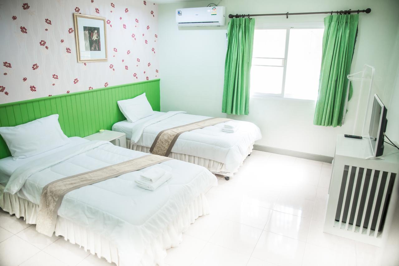 Nine Inn @ Town Phuket Bagian luar foto