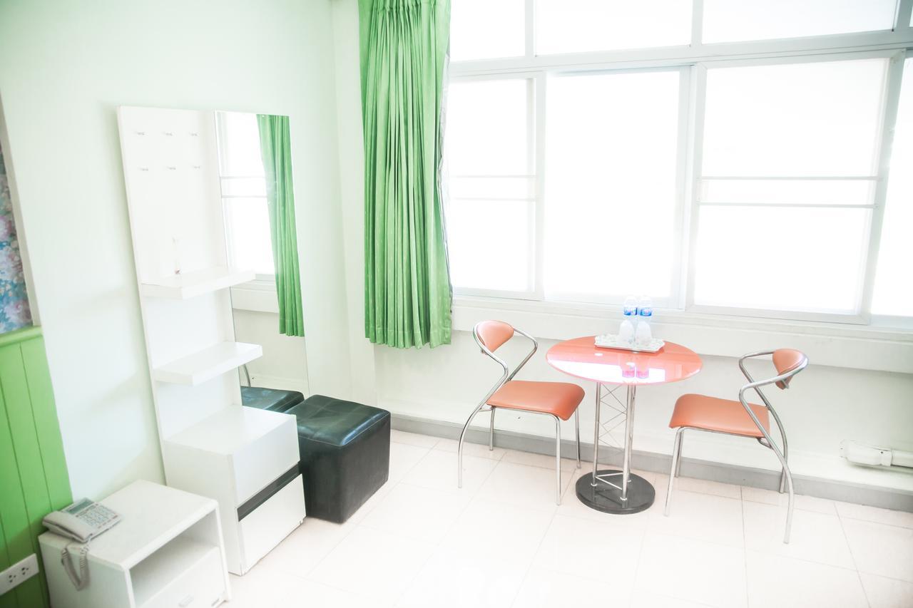Nine Inn @ Town Phuket Bagian luar foto