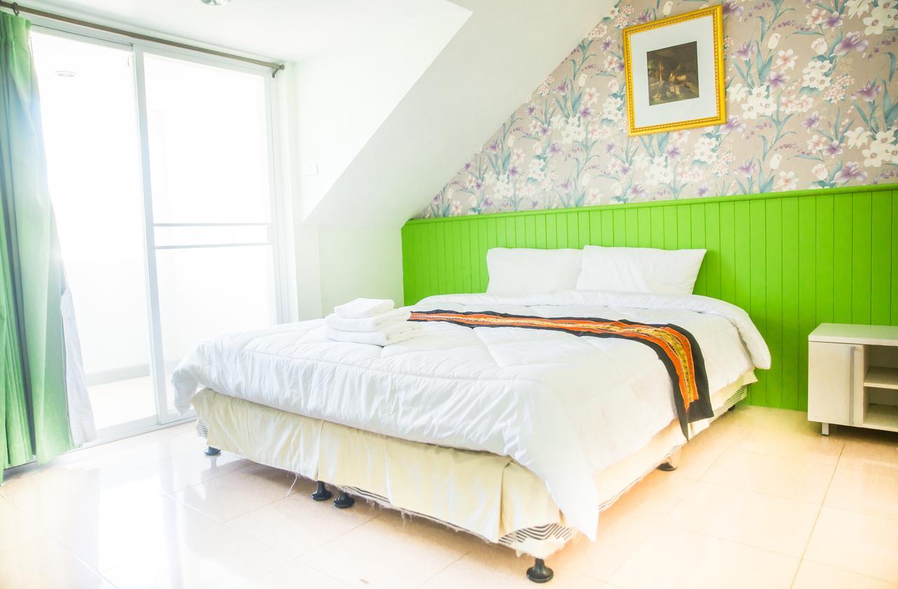 Nine Inn @ Town Phuket Bagian luar foto