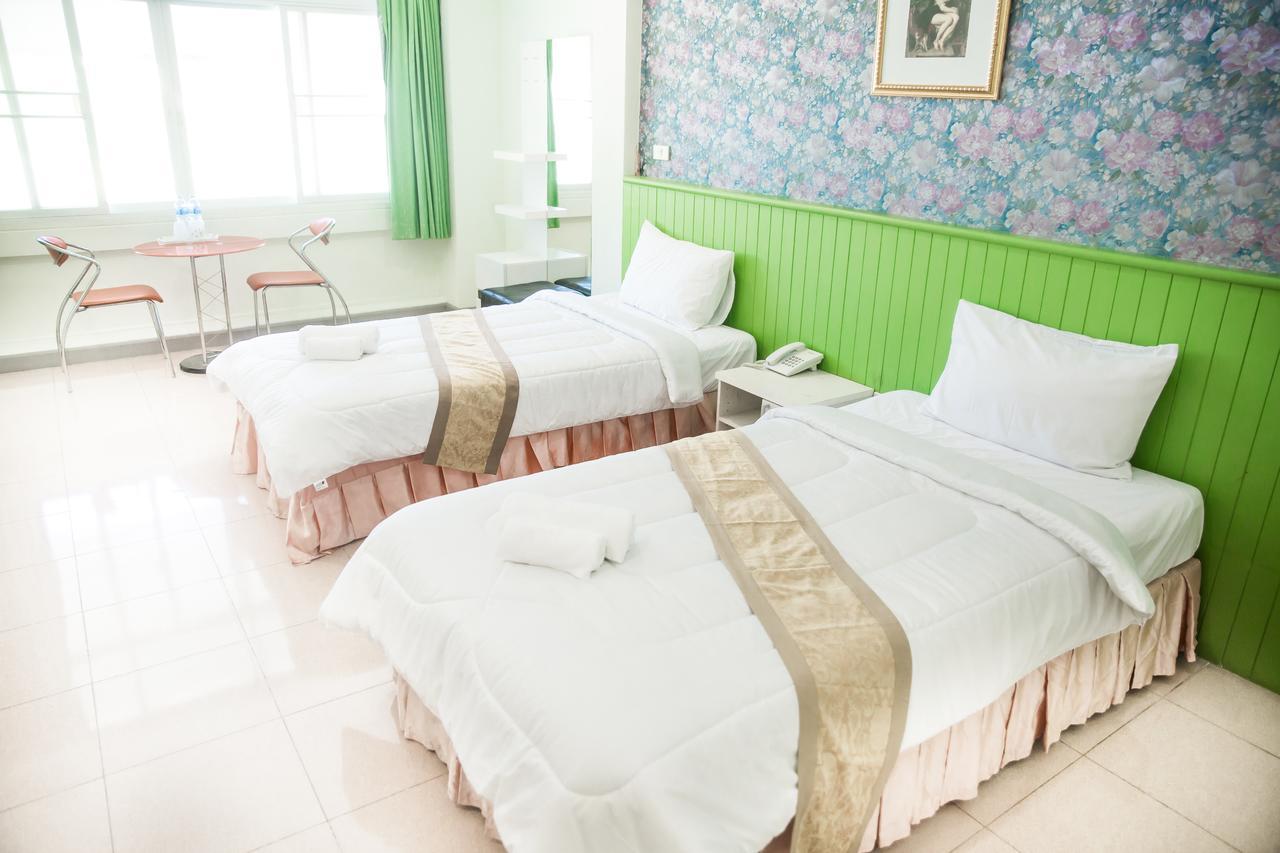 Nine Inn @ Town Phuket Bagian luar foto