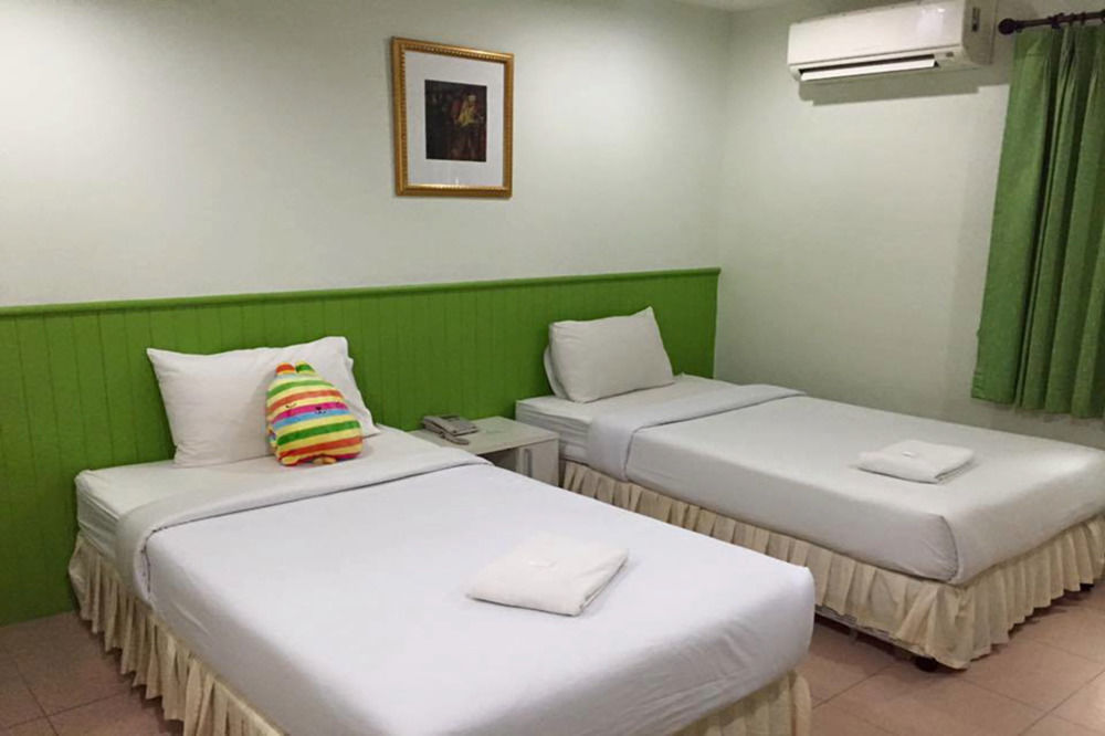 Nine Inn @ Town Phuket Bagian luar foto