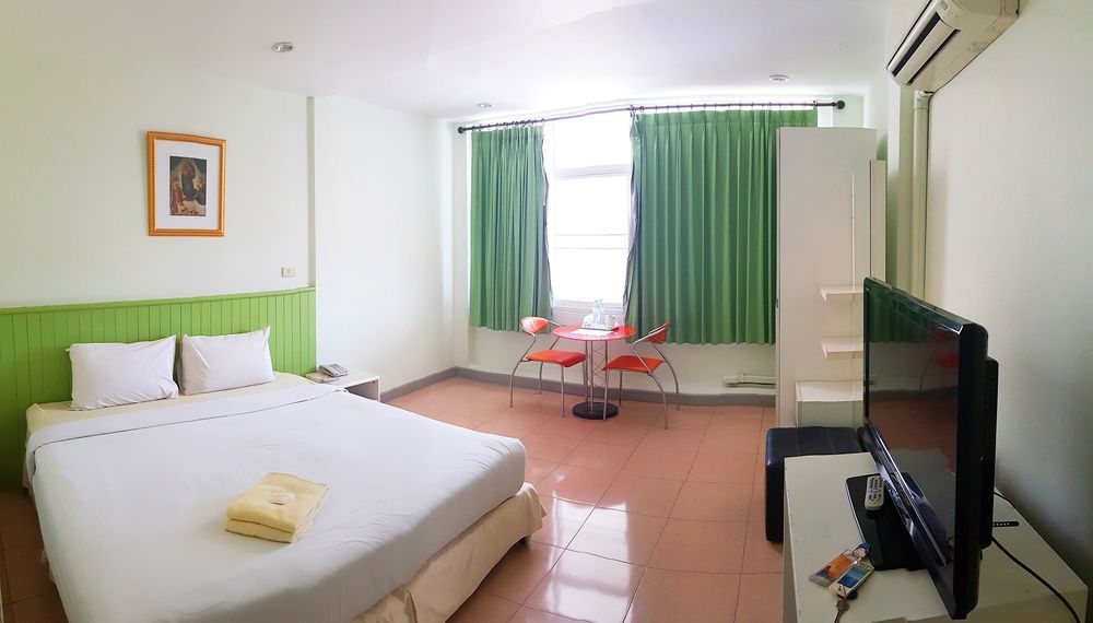 Nine Inn @ Town Phuket Bagian luar foto