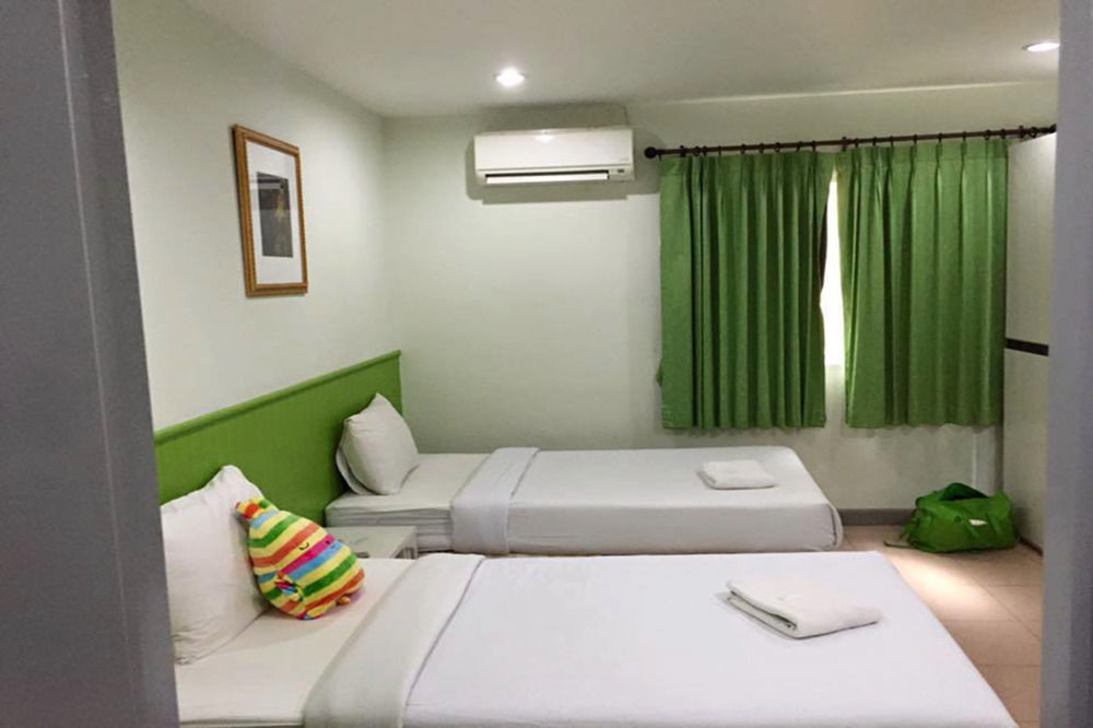 Nine Inn @ Town Phuket Bagian luar foto